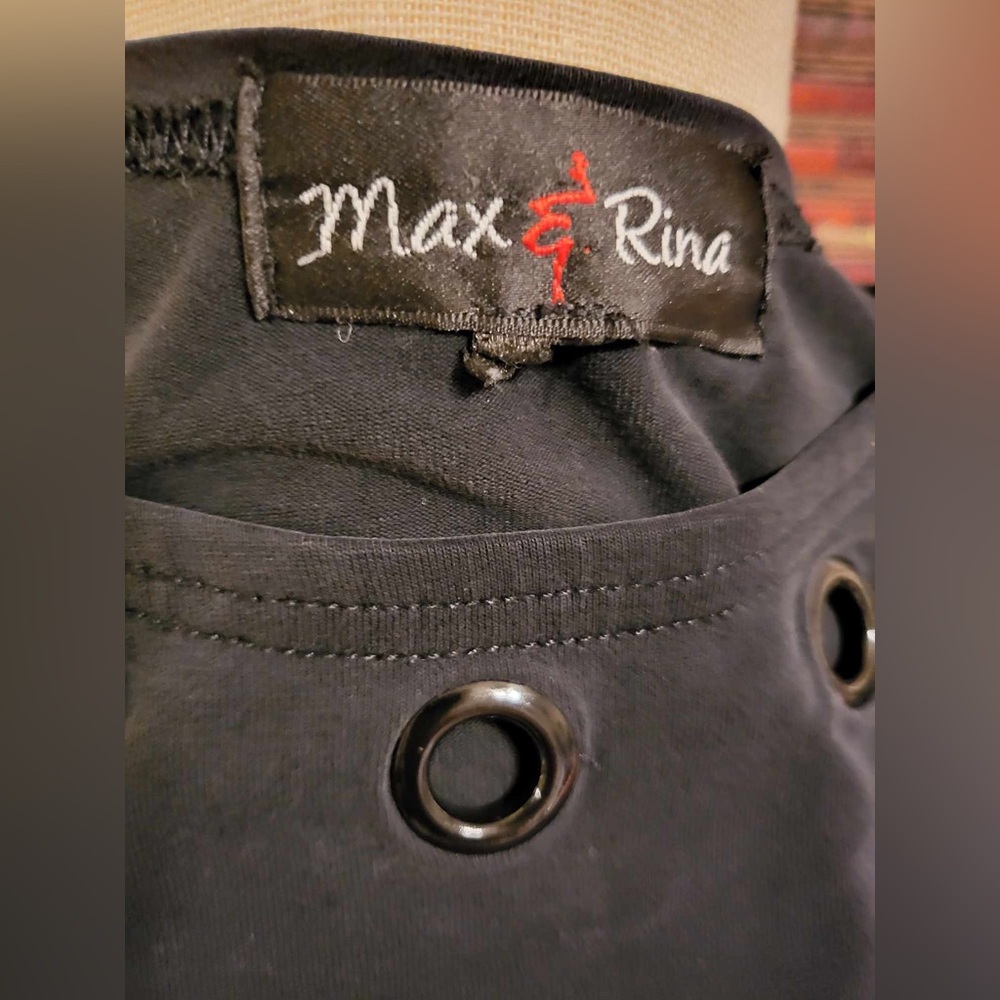 Max & Rina top. No size tag. - Picture 2 of 4
